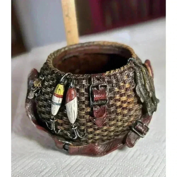 New Fishing Creel Vase Planter Ceramic Pottery- Very Detailed - Picture 10 of 14